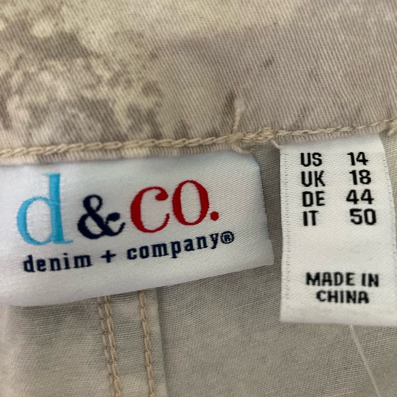 JEANS..NWOT..DENIM & COMPANY..SIZE 14..TAN, BROWN TONES, GRAYISH GREEN..WIDE LEG - Picture 4 of 5